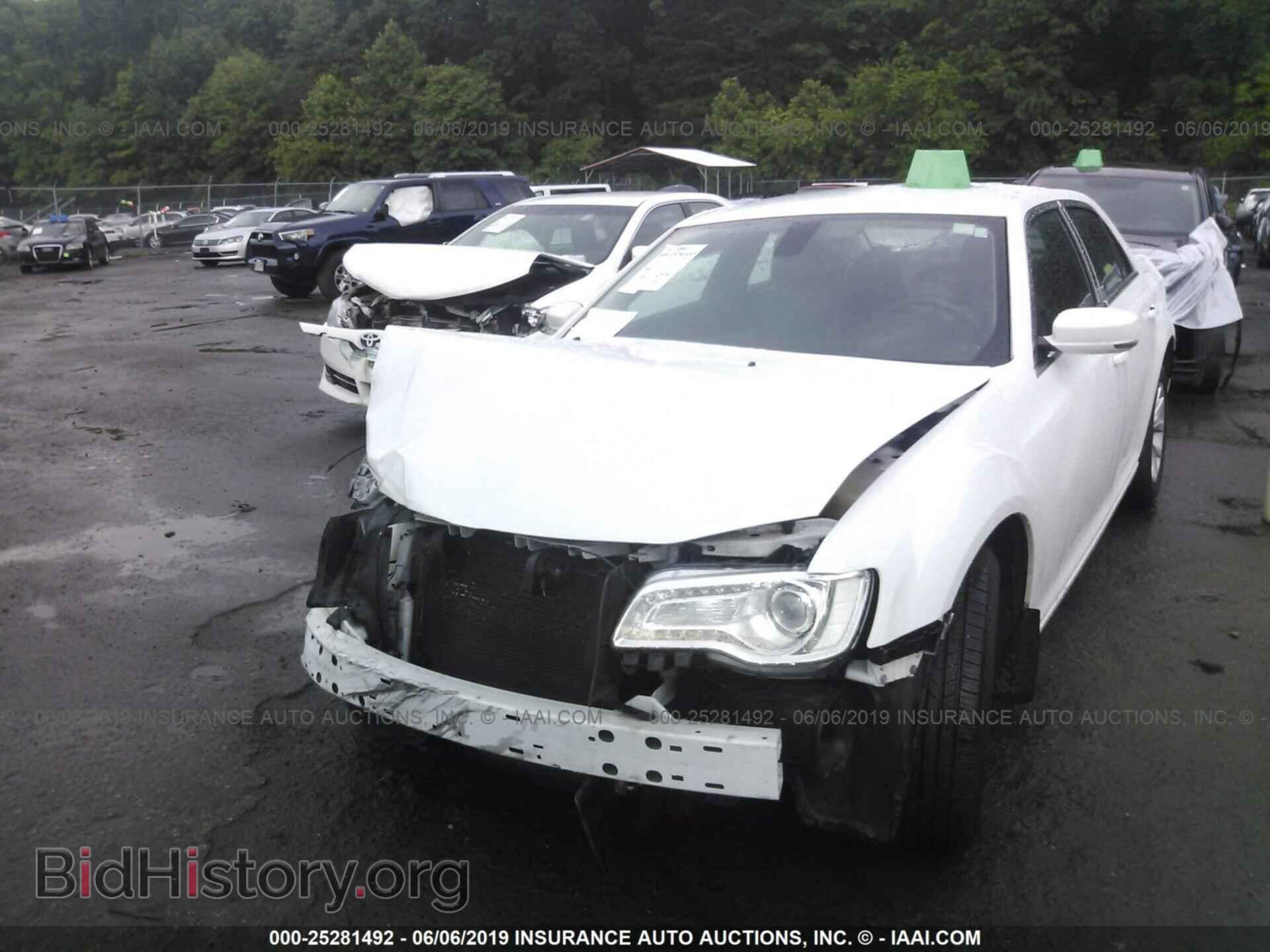 2015 CHRYSLER 300 - VIN: 2C3CCAAG5FH756745 - Фото 2