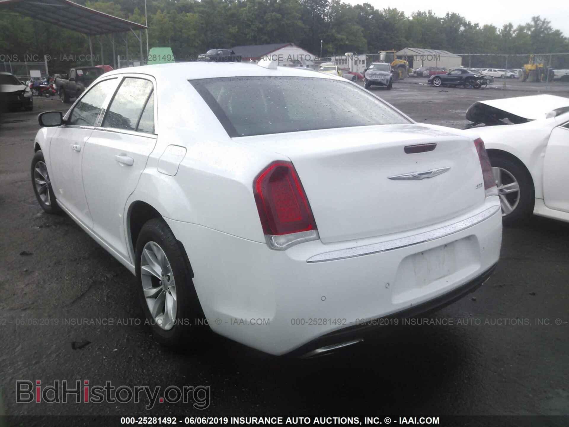 2015 CHRYSLER 300 - VIN: 2C3CCAAG5FH756745 - Фото 3