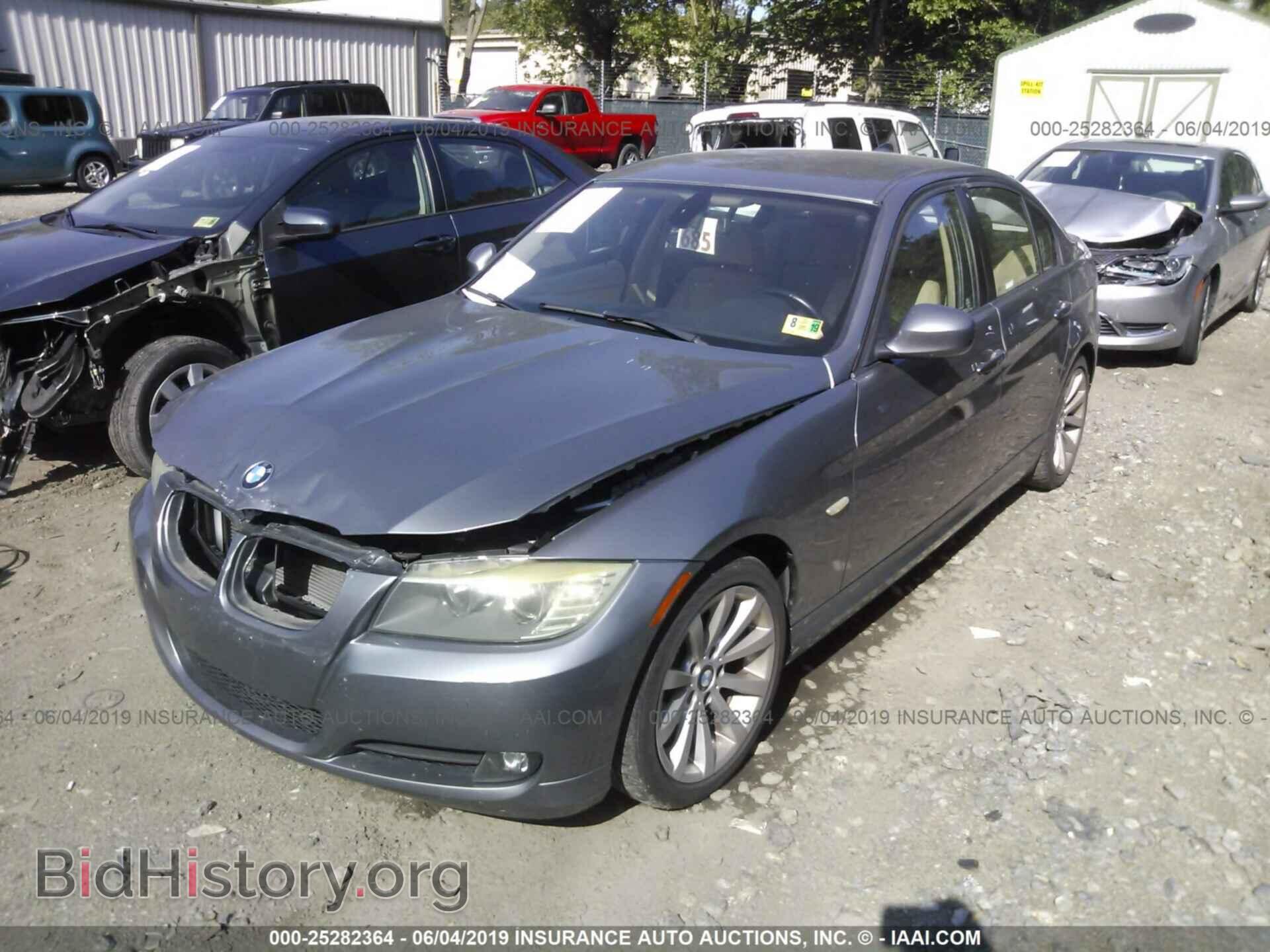 2011 BMW 328 - VIN: WBAPH7G51BNN02343 - Фото 2