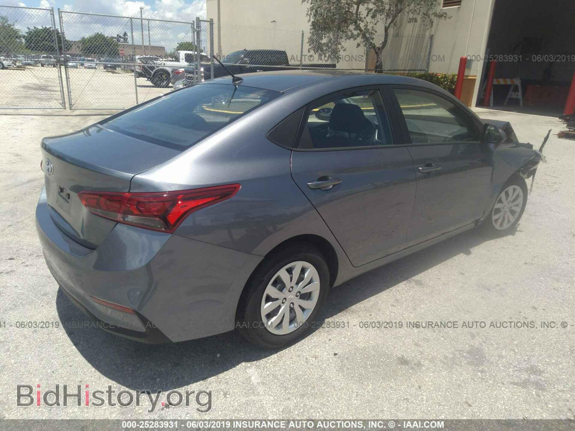 2019 HYUNDAI ACCENT - VIN: 3KPC24A38KE050582 - Фото 4
