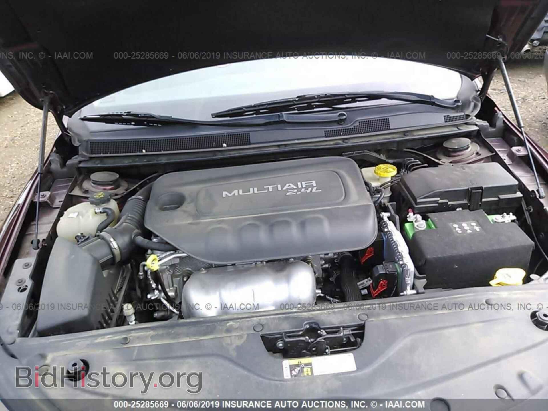 2016 CHRYSLER 200 - VIN: 1C3CCCAB9GN141477 - Photo 10