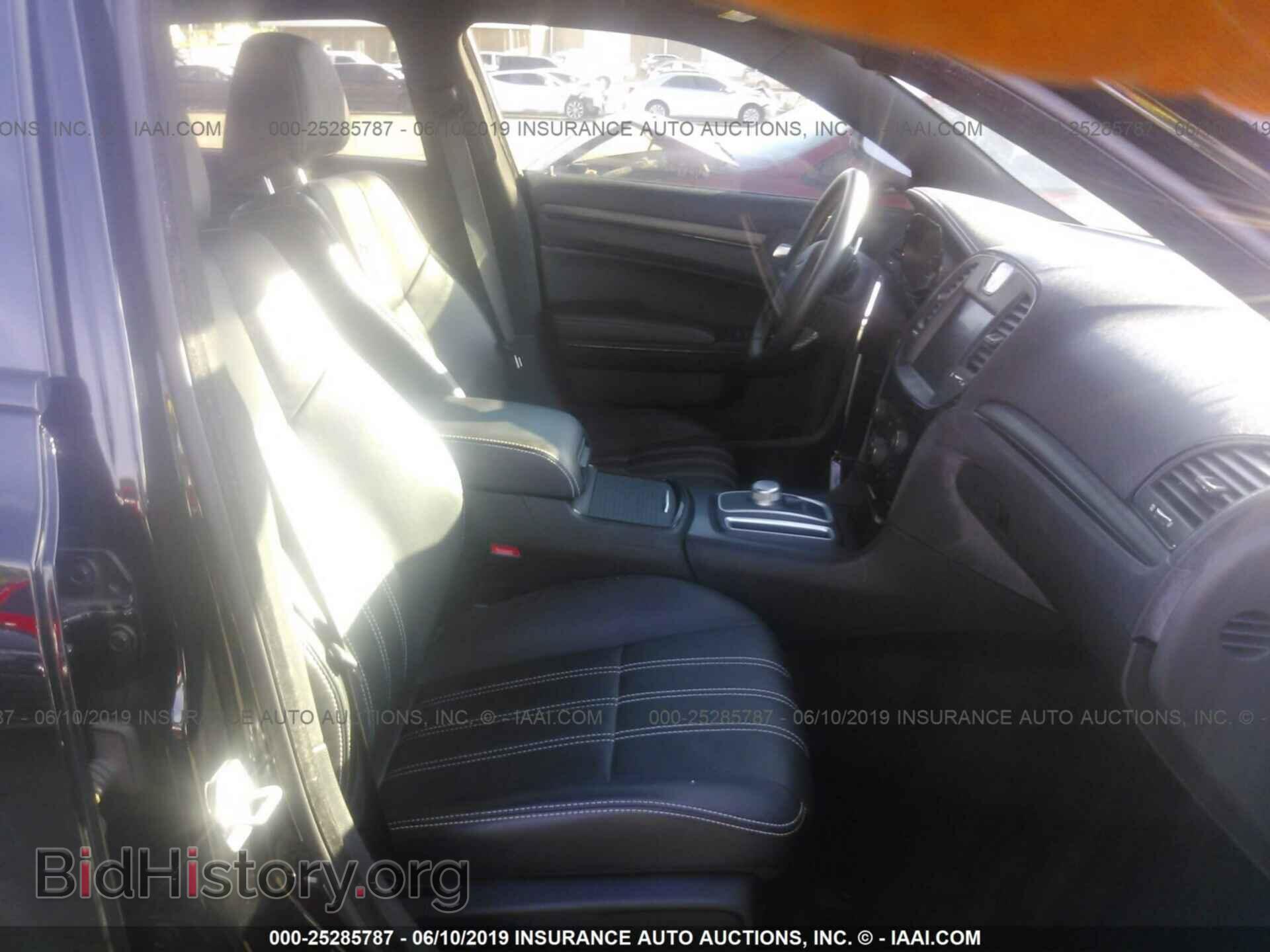 2016 CHRYSLER 300 - VIN: 2C3CCABTXGH190773 - Photo 5