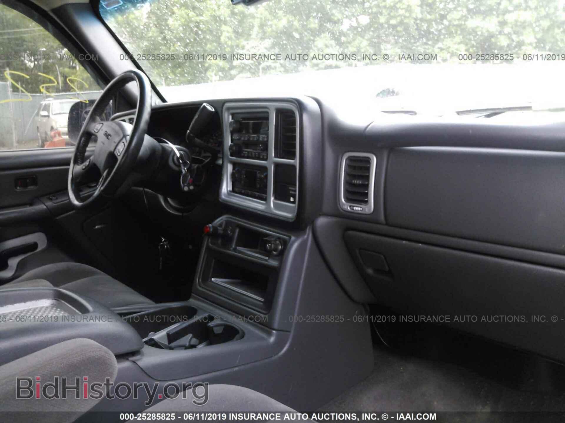 2004 GMC NEW SIERRA - VIN: 2GTEK19T741248582 - Фото 5