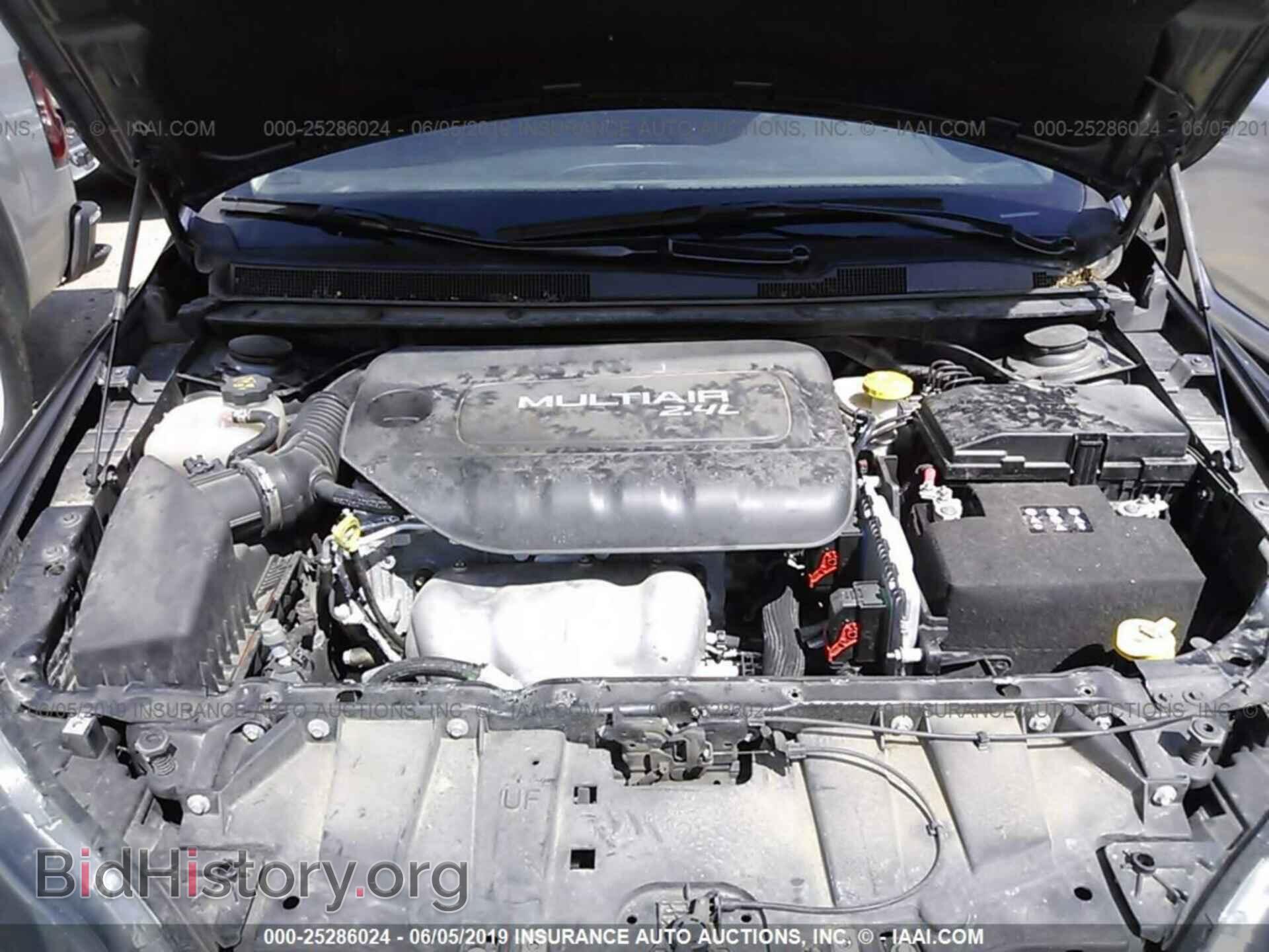2016 CHRYSLER 200 - VIN: 1C3CCCAB0GN175470 - Фото 10