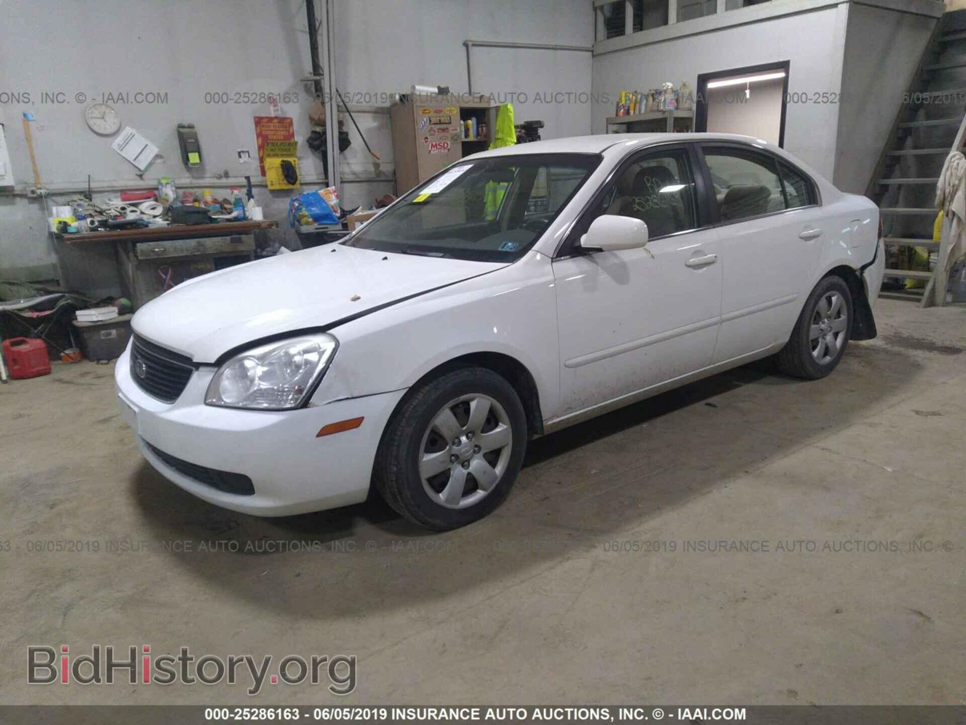 2007 KIA OPTIMA - VIN: KNAGE123775142174 - Photo 2