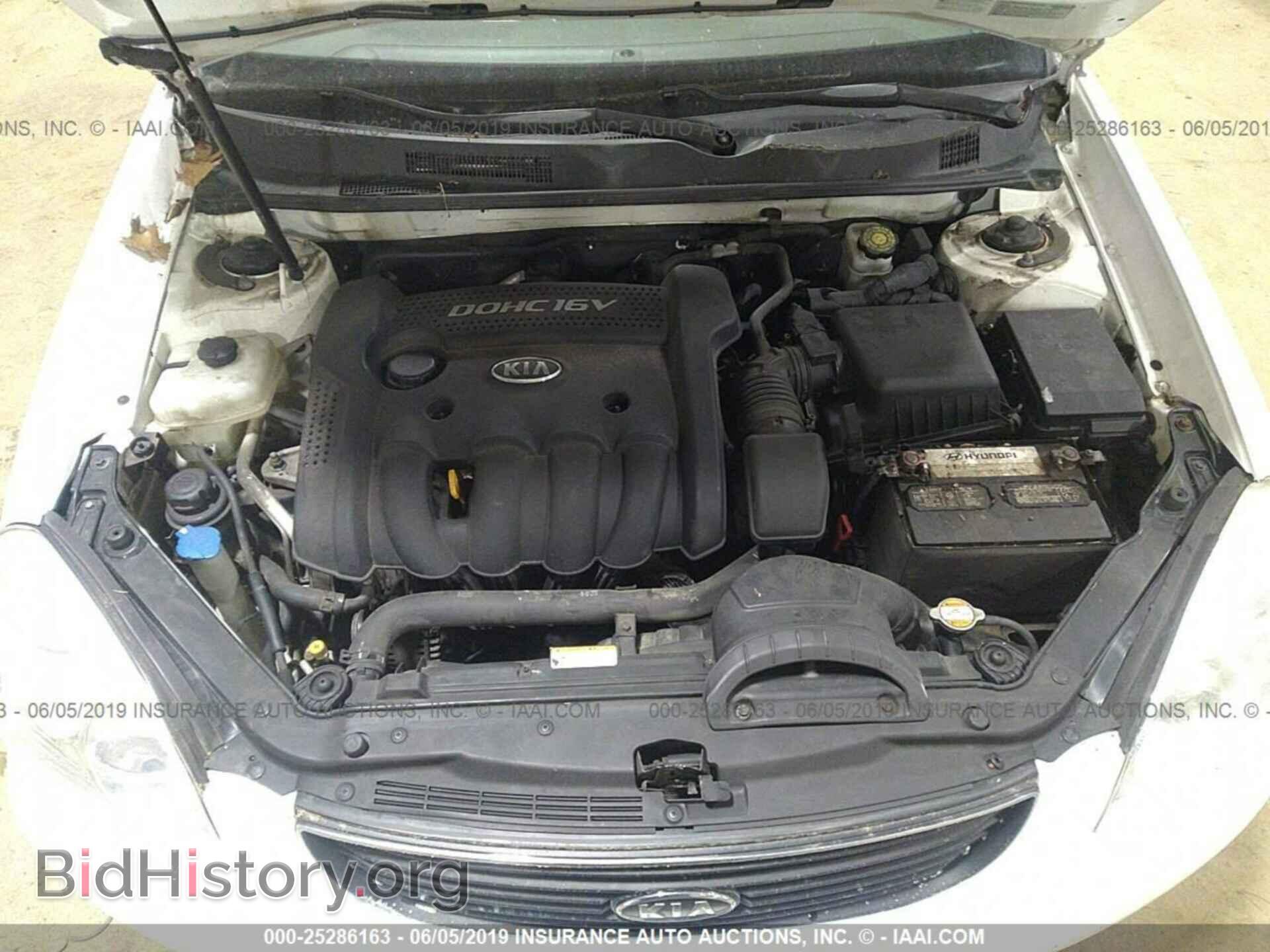 2007 KIA OPTIMA - VIN: KNAGE123775142174 - Photo 10