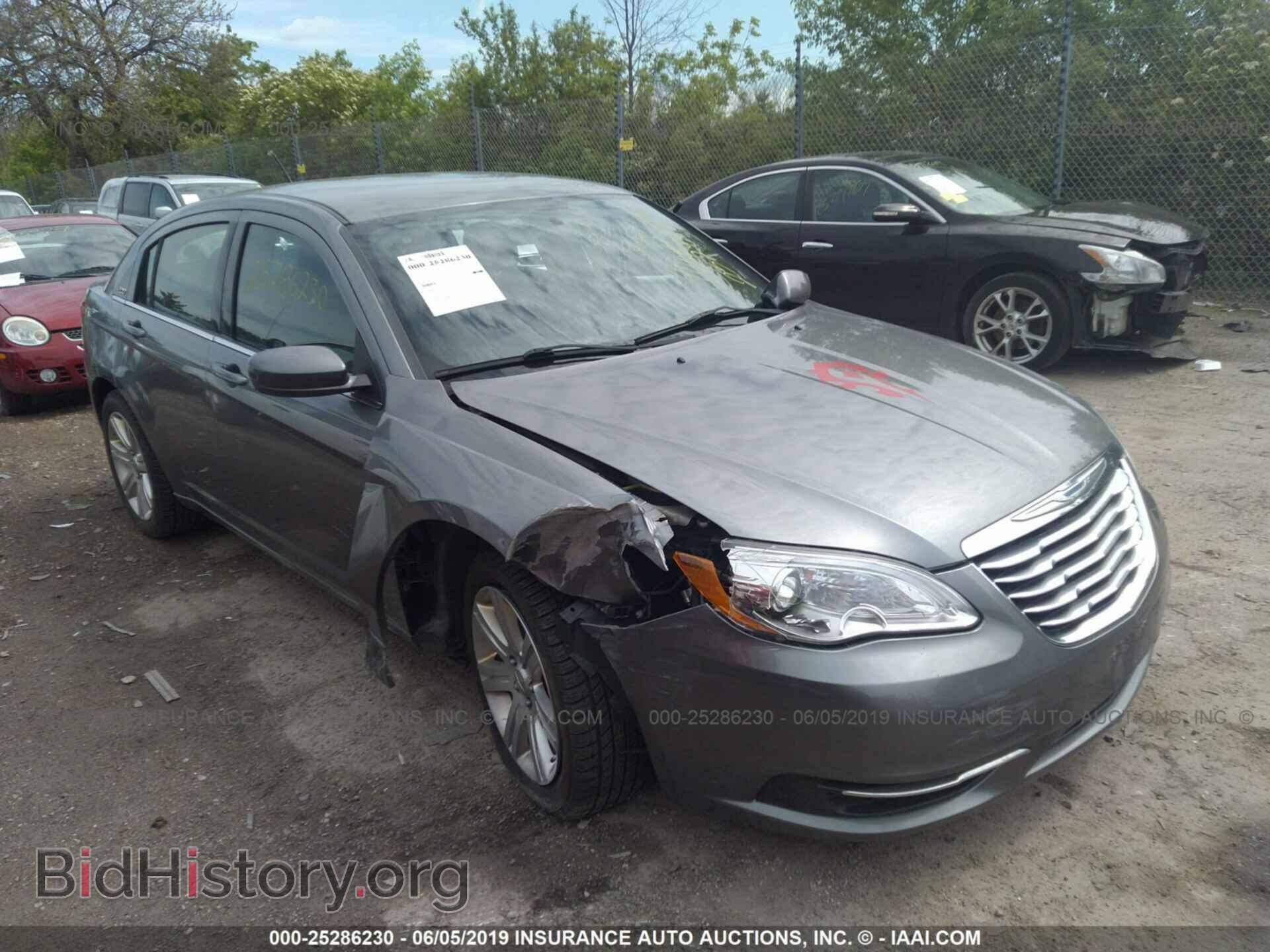 Фотография 1C3BC1FBXBN615177 - CHRYSLER 200 2011