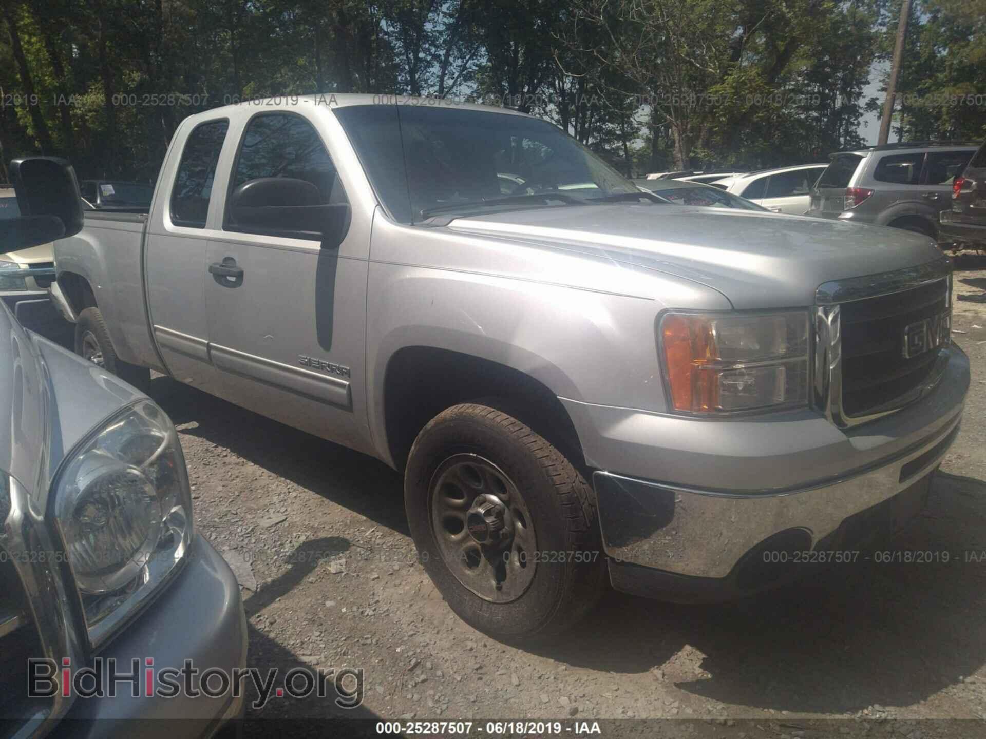 Photo 1GTR1UEA9BZ186018 - GMC SIERRA 2011