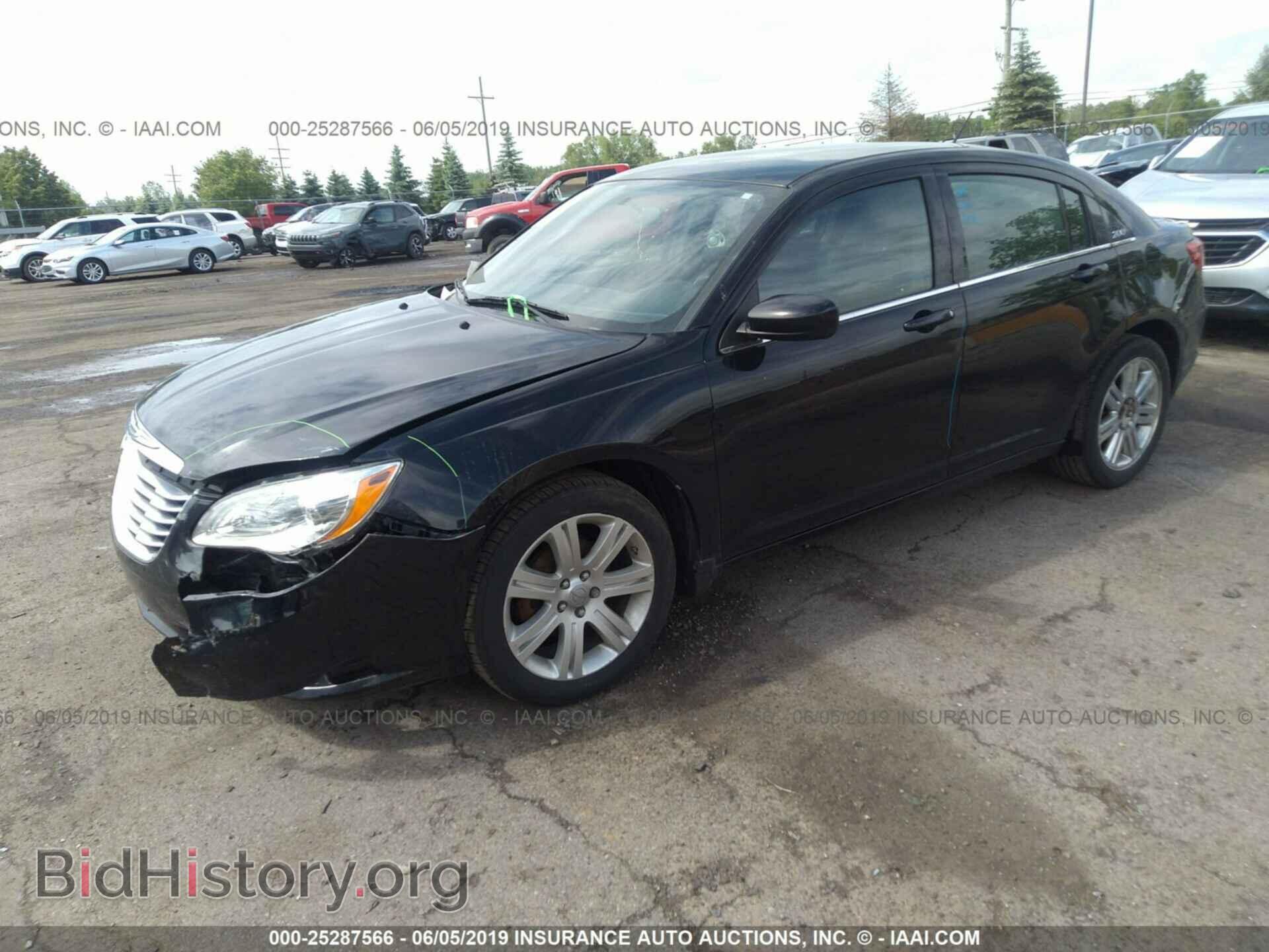 2013 CHRYSLER 200 - VIN: 1C3CCBBB5DN726352 - Photo 2