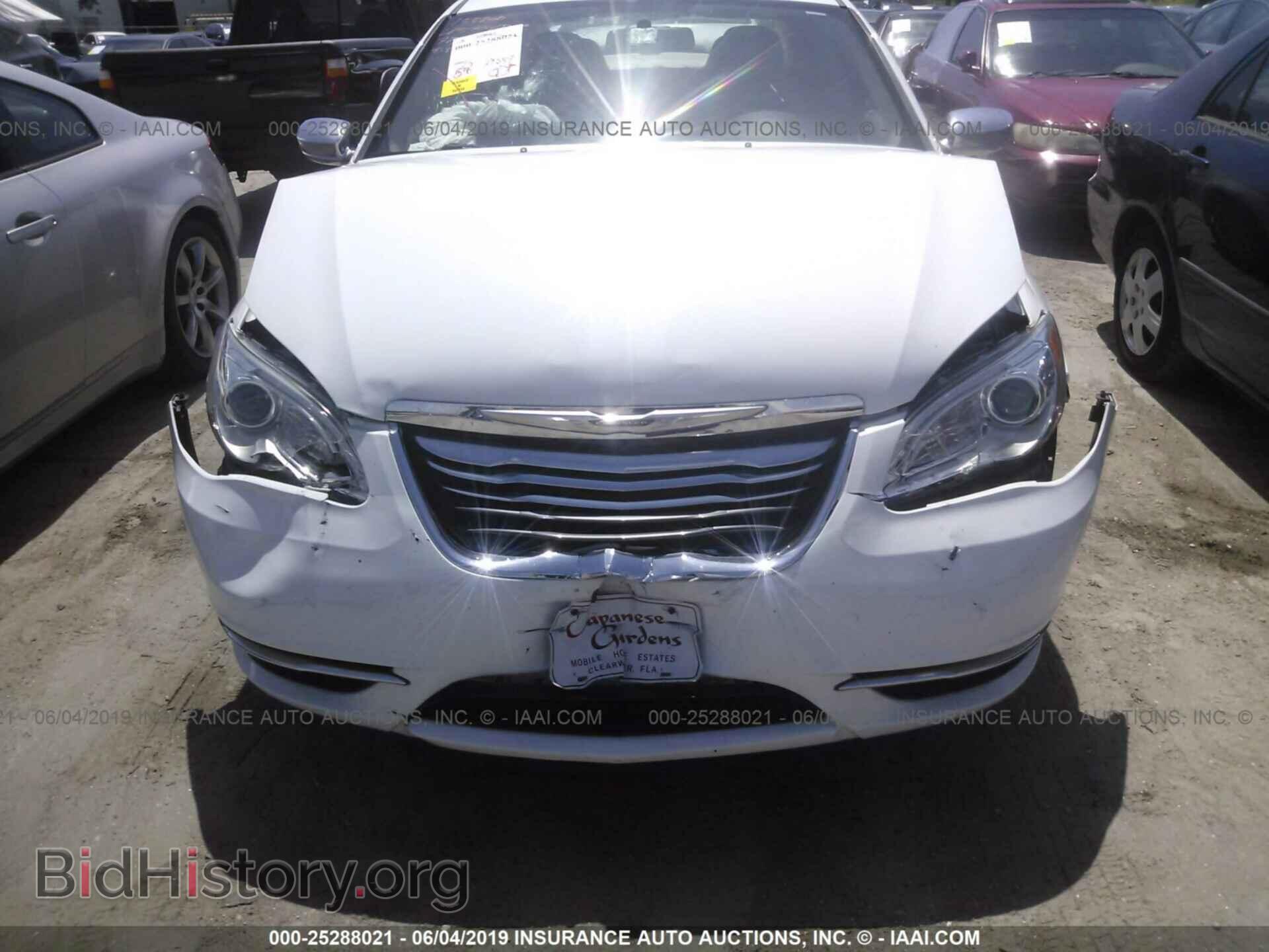 2011 CHRYSLER 200 - VIN: 1C3BC2FGXBN581100 - Фото 6