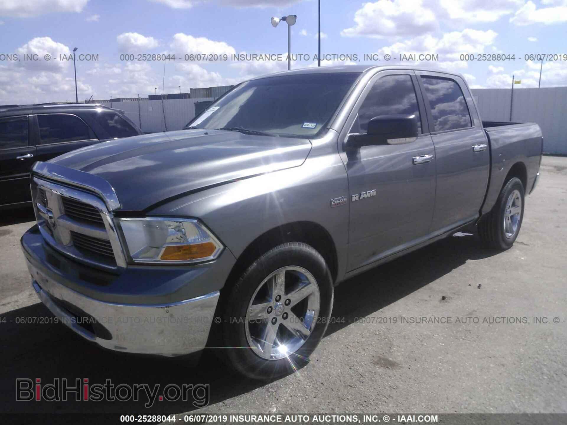 2010 DODGE RAM 1500 - VIN: 1D7RB1CTXAS196005 - Фото 2