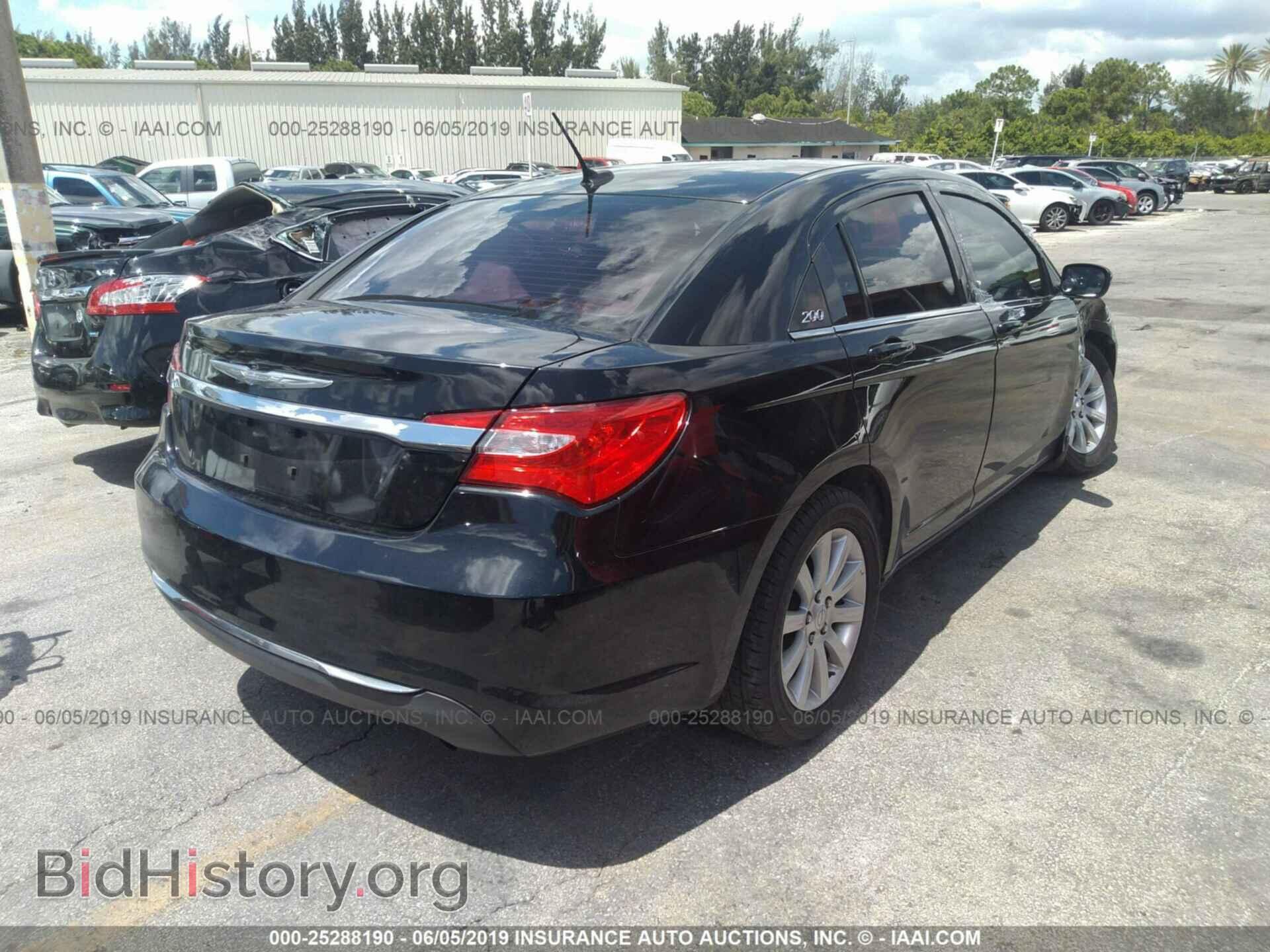 2013 CHRYSLER 200 - VIN: 1C3CCBBBXDN633424 - Фото 4