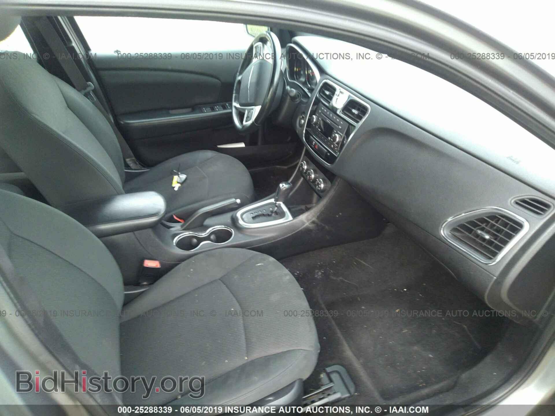 2011 CHRYSLER 200 - VIN: 1C3BC1FB3BN577498 - Фото 5