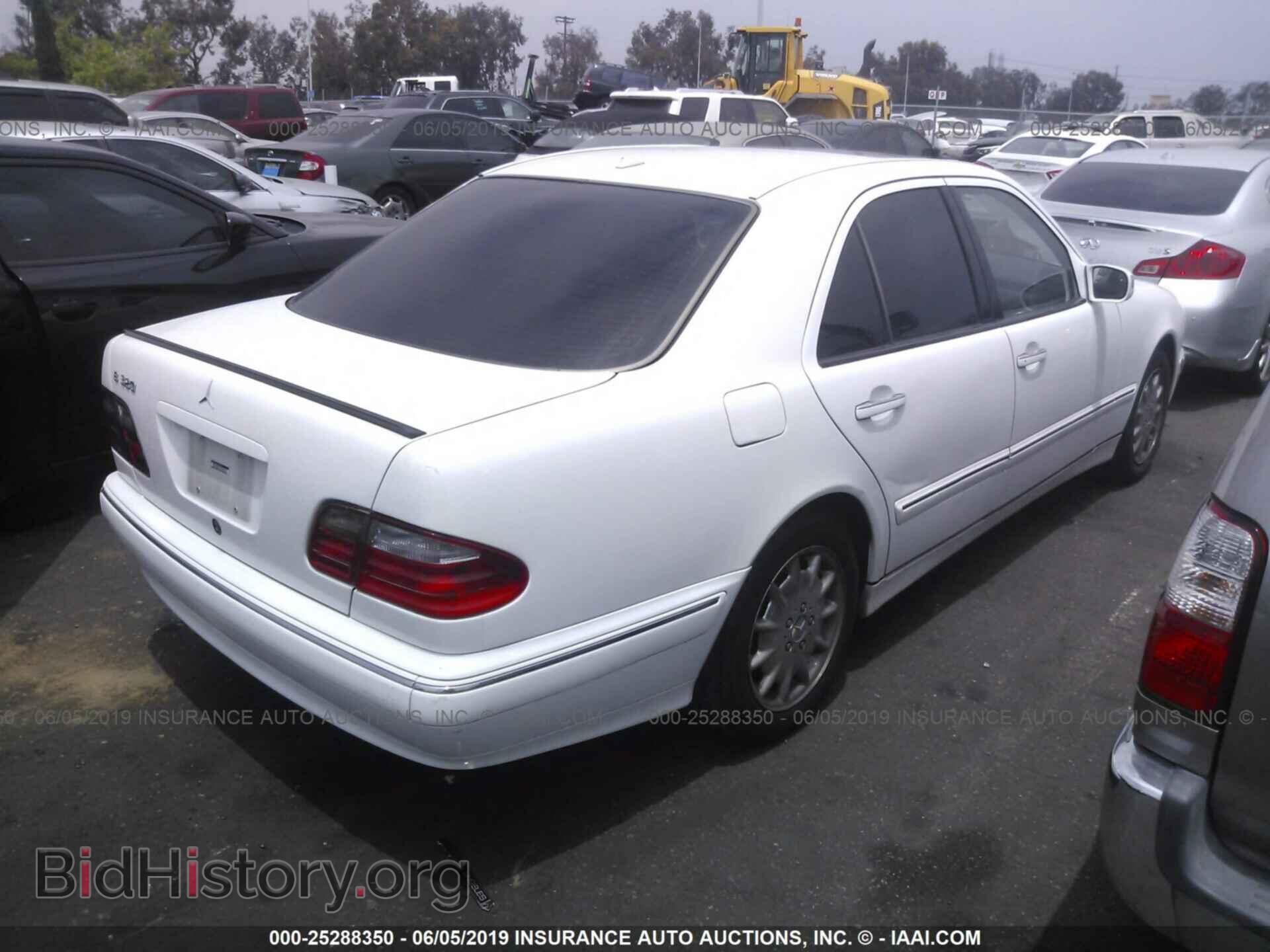 2000 MERCEDES-BENZ E - VIN: WDBJF65J6YA985660 - Photo 4