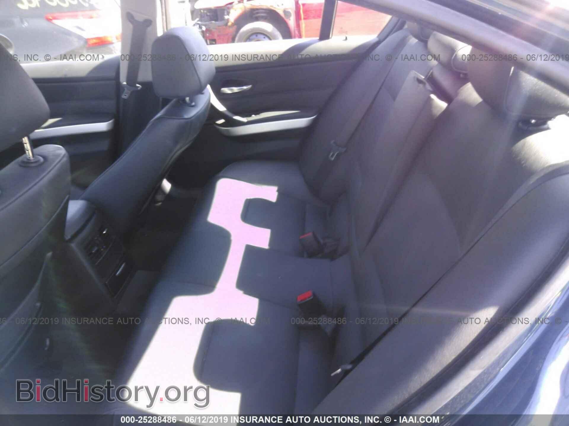 2006 BMW 330 - VIN: WBAVD33586KL53017 - Фото 8
