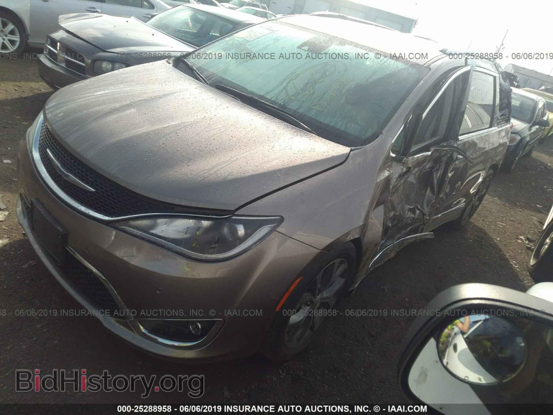 2018 CHRYSLER PACIFICA - VIN: 2C4RC1GG5JR155142 - Фото 2