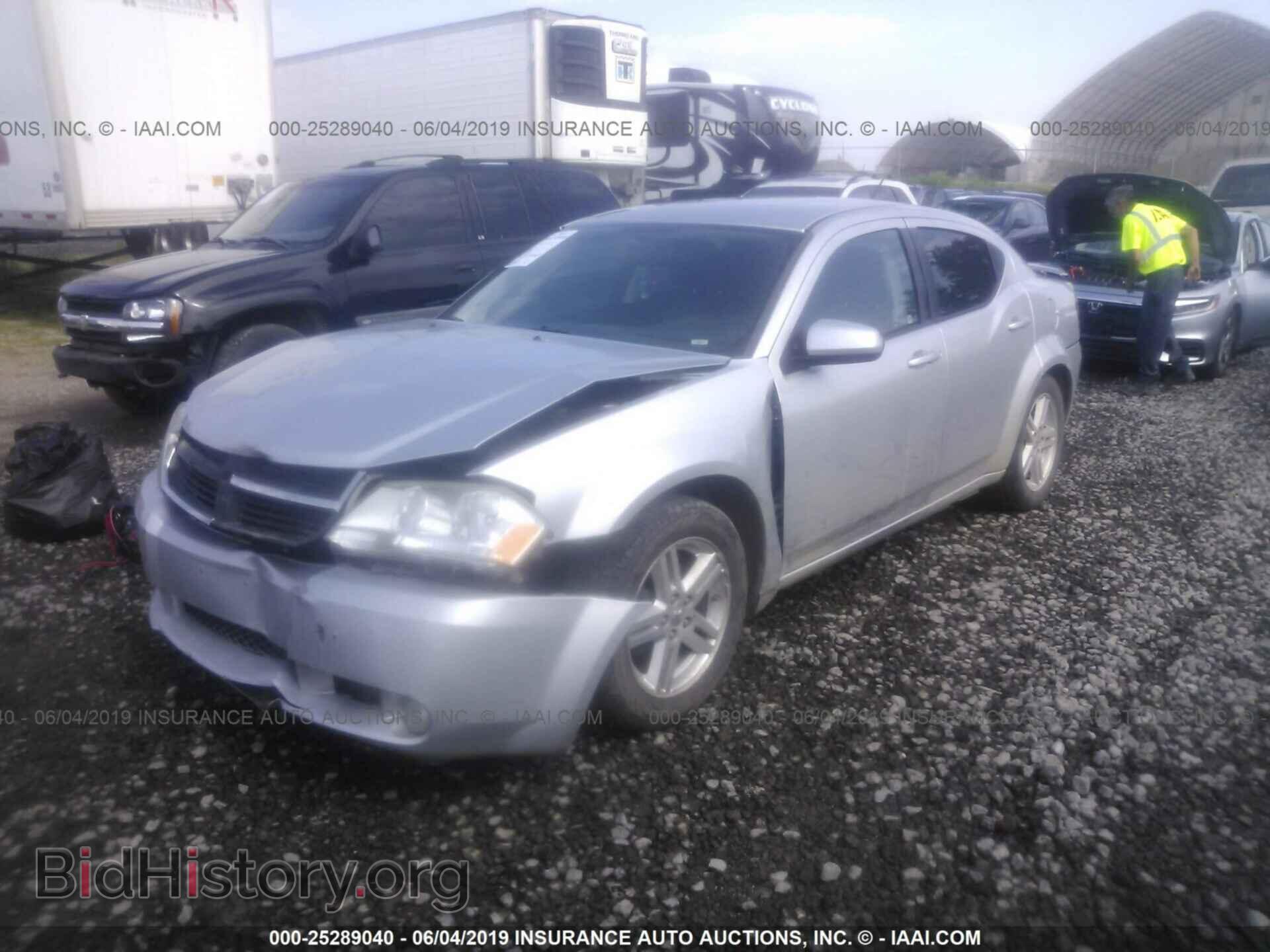2010 DODGE AVENGER - VIN: 1B3CC5FB9AN135851 - Фото 2