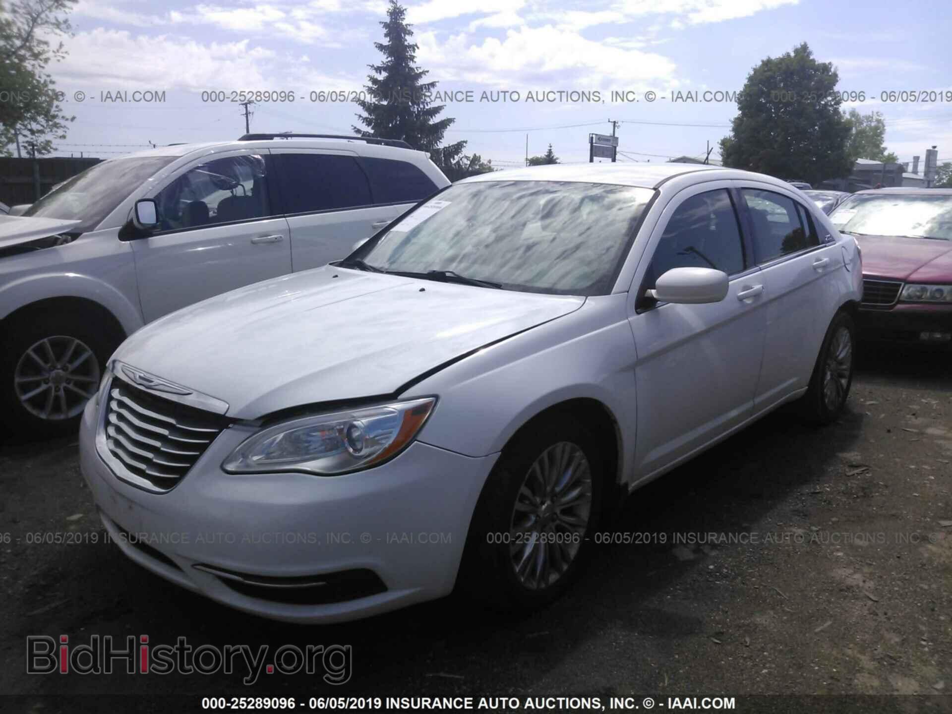2012 CHRYSLER 200 - VIN: 1C3CCBABXCN155750 - Фото 2