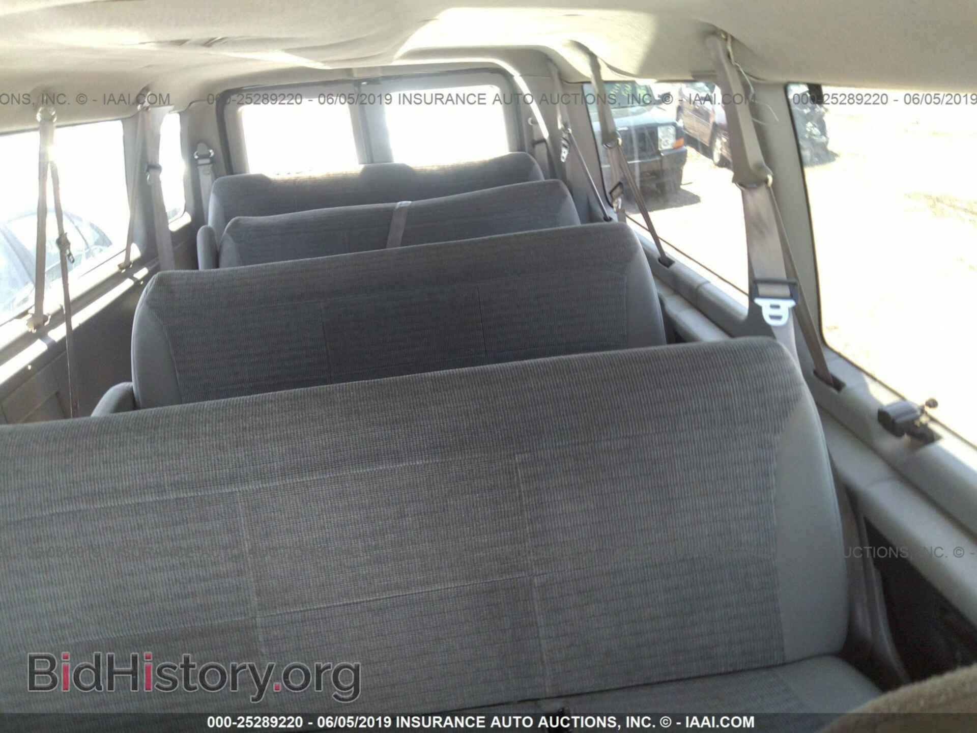 2000 FORD ECONOLINE - VIN: 1FBSS31L0YHB81731 - Фото 8