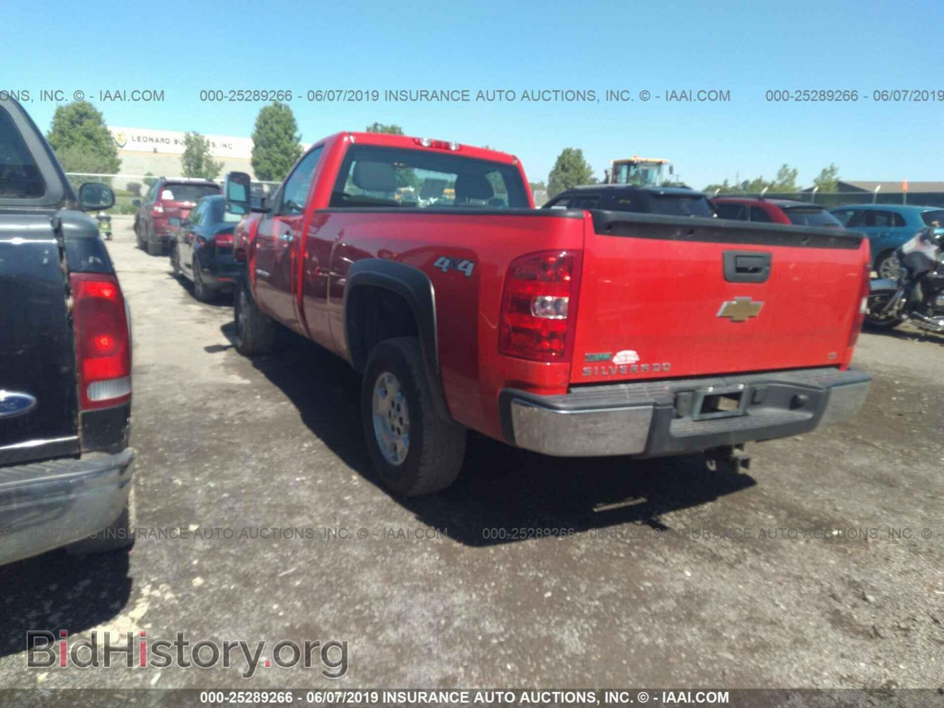 2011 CHEVROLET SILVERADO - VIN: 1GCNKPEAXBZ367996 - Фото 3