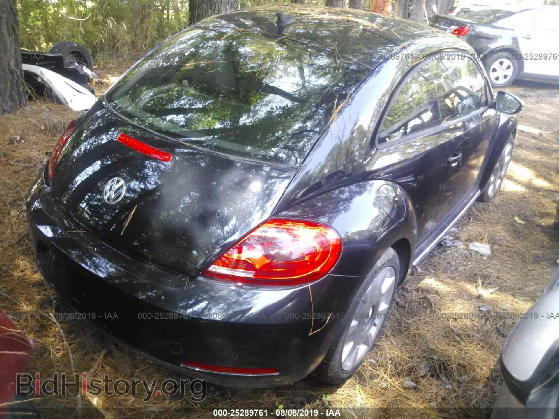 2013 VOLKSWAGEN BEETLE - VIN: 3VWJP7AT9DM670079 - Фото 4