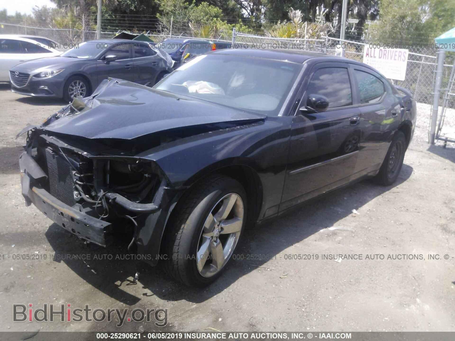 2010 DODGE CHARGER - VIN: 2B3CA5CT3AH119043 - Фото 2