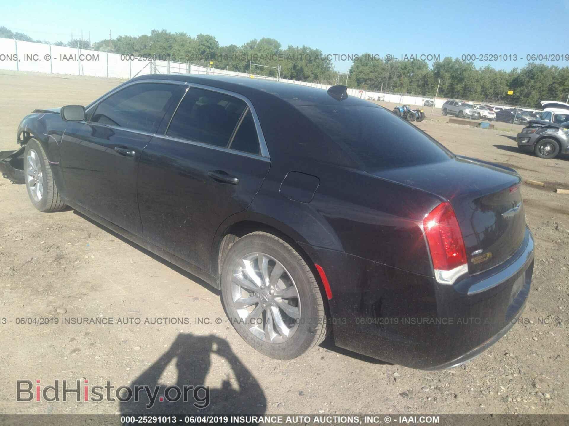2017 CHRYSLER 300 - VIN: 2C3CCARG1HH608762 - Фото 3