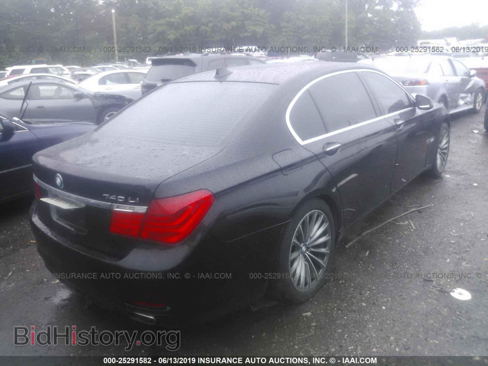 2012 BMW 740 - VIN: WBAKB4C5XCC576468 - Фото 4