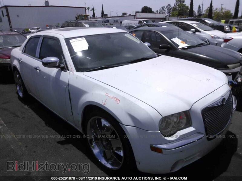 2005 Chrysler 300C (VIN 2C3JA63H45H102382) — фото 1 из 10, IAAI, повреждение: правый бок