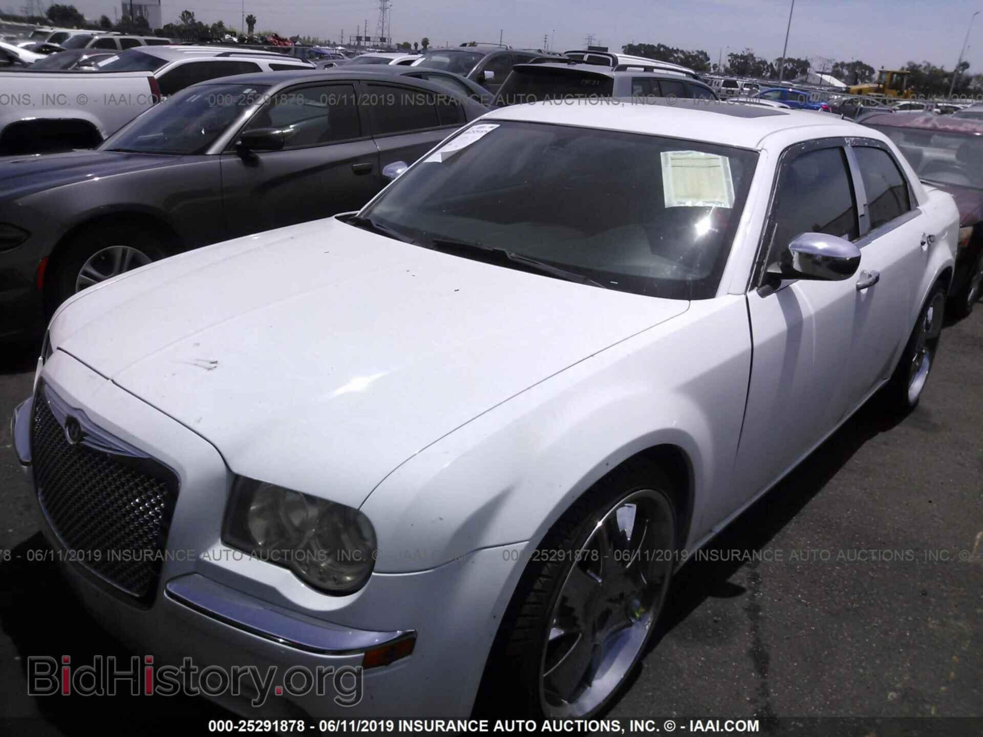 2005 CHRYSLER 300C - VIN: 2C3JA63H45H102382 - Фото 2