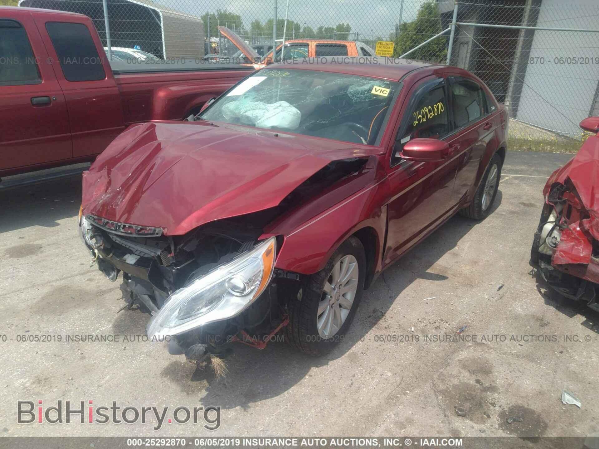 2012 CHRYSLER 200 - VIN: 1C3CCBBB4CN300179 - Фото 2