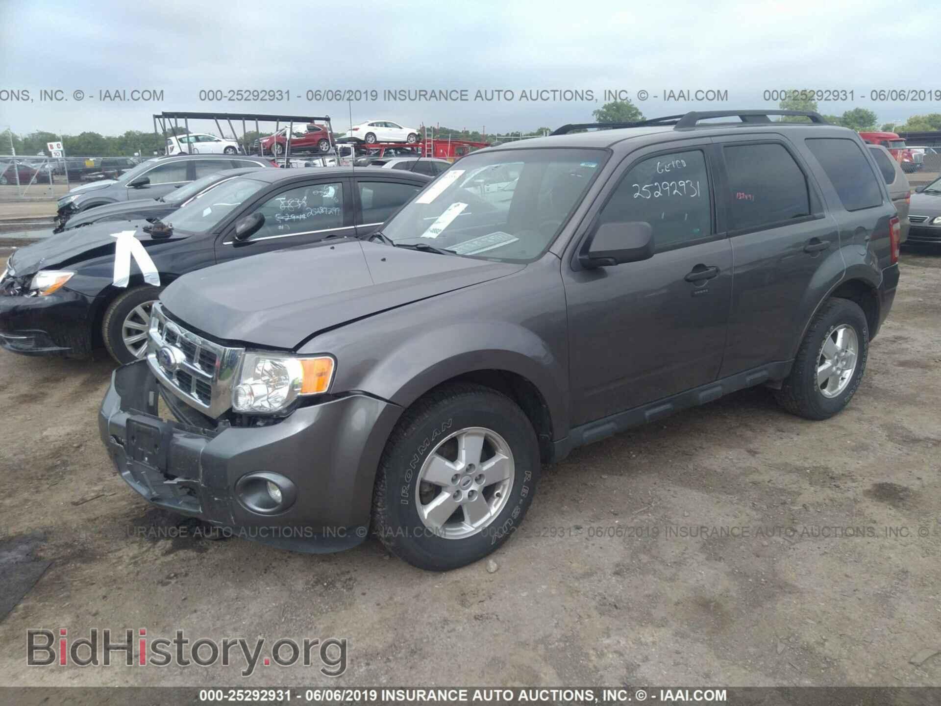 2011 FORD ESCAPE - VIN: 1FMCU0D78BKB79402 - Photo 2