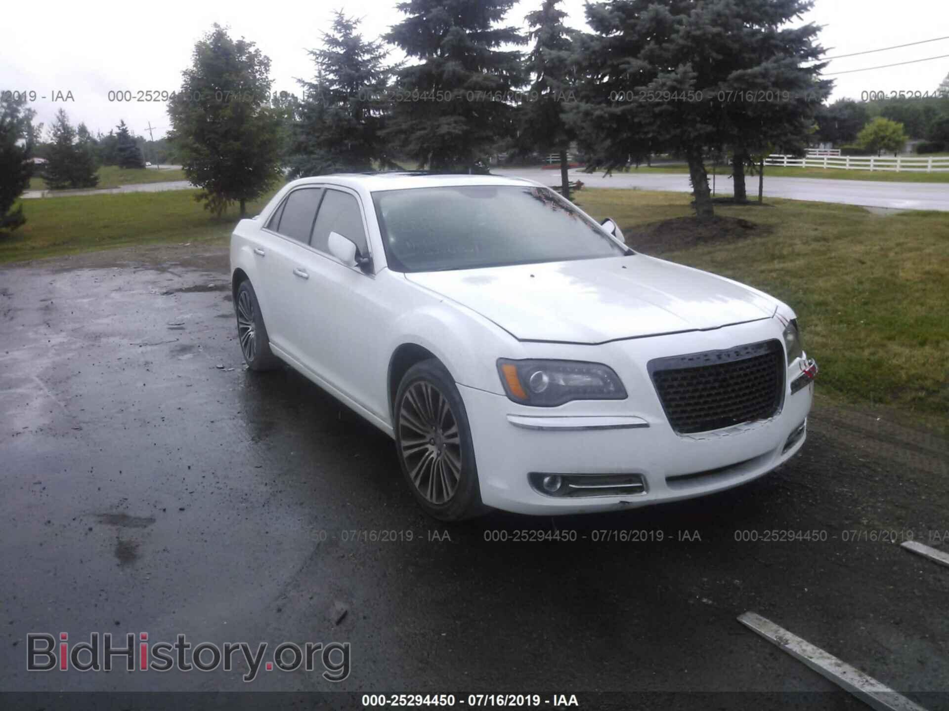 Фотография 2C3CCABG5EH189935 - CHRYSLER 300 2014