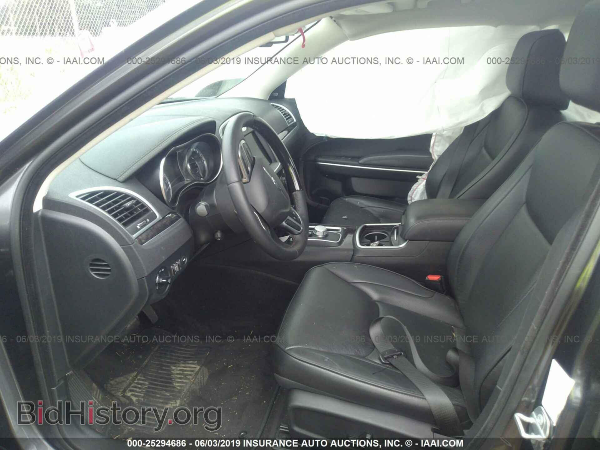 2018 CHRYSLER 300 - VIN: 2C3CCAKG1JH250370 - Фото 5