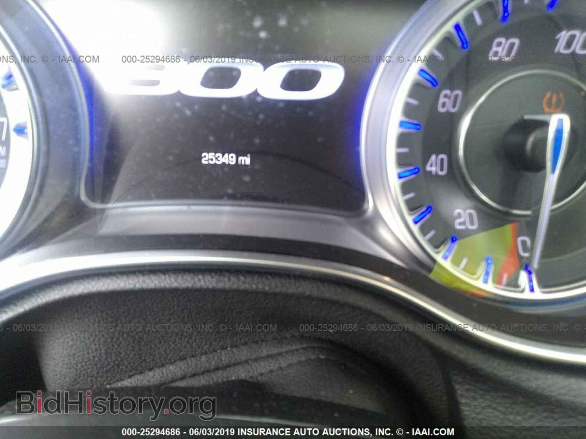 2018 CHRYSLER 300 - VIN: 2C3CCAKG1JH250370 - Фото 7
