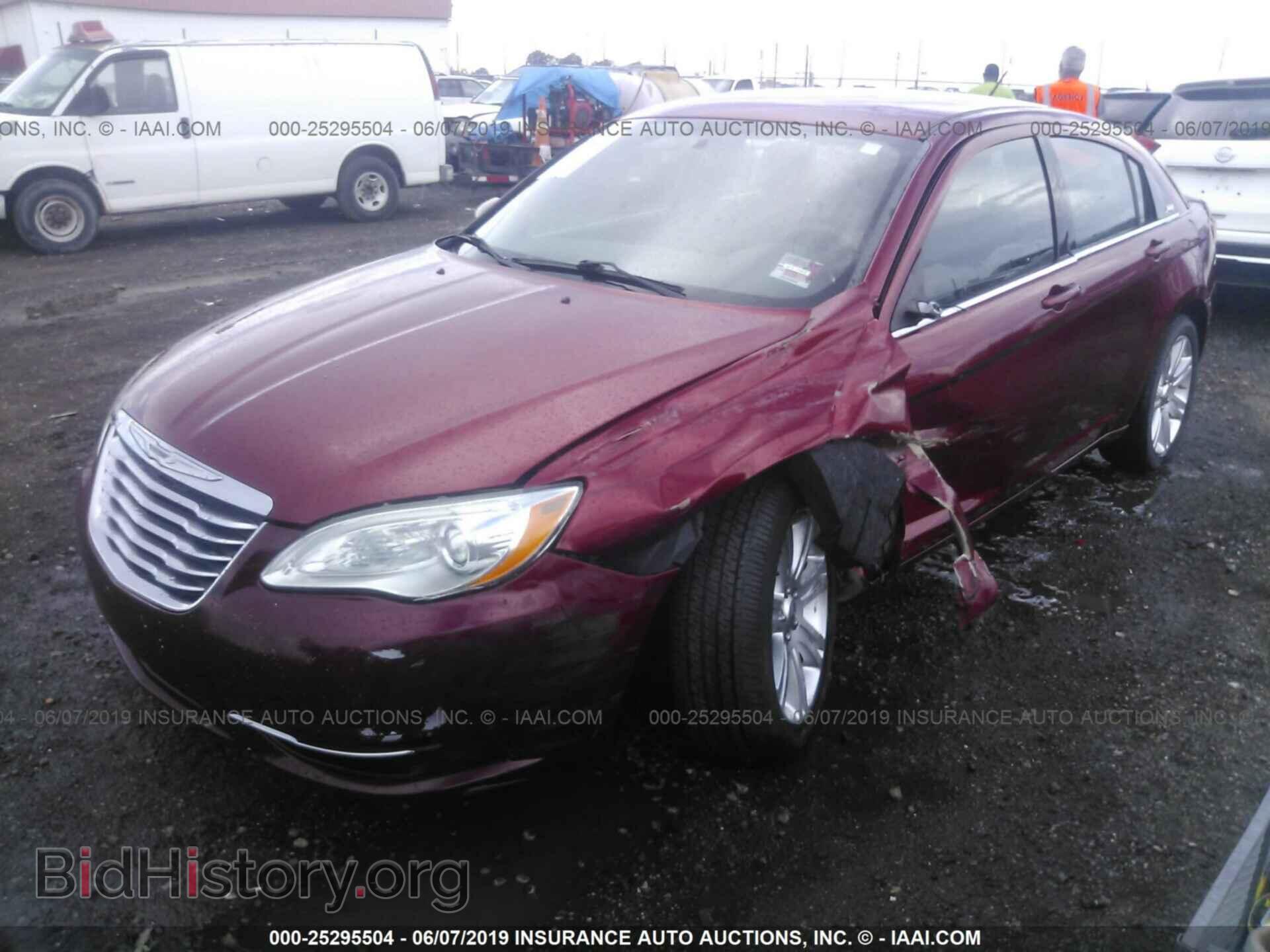2012 CHRYSLER 200 - VIN: 1C3CCBABXCN172421 - Фото 2