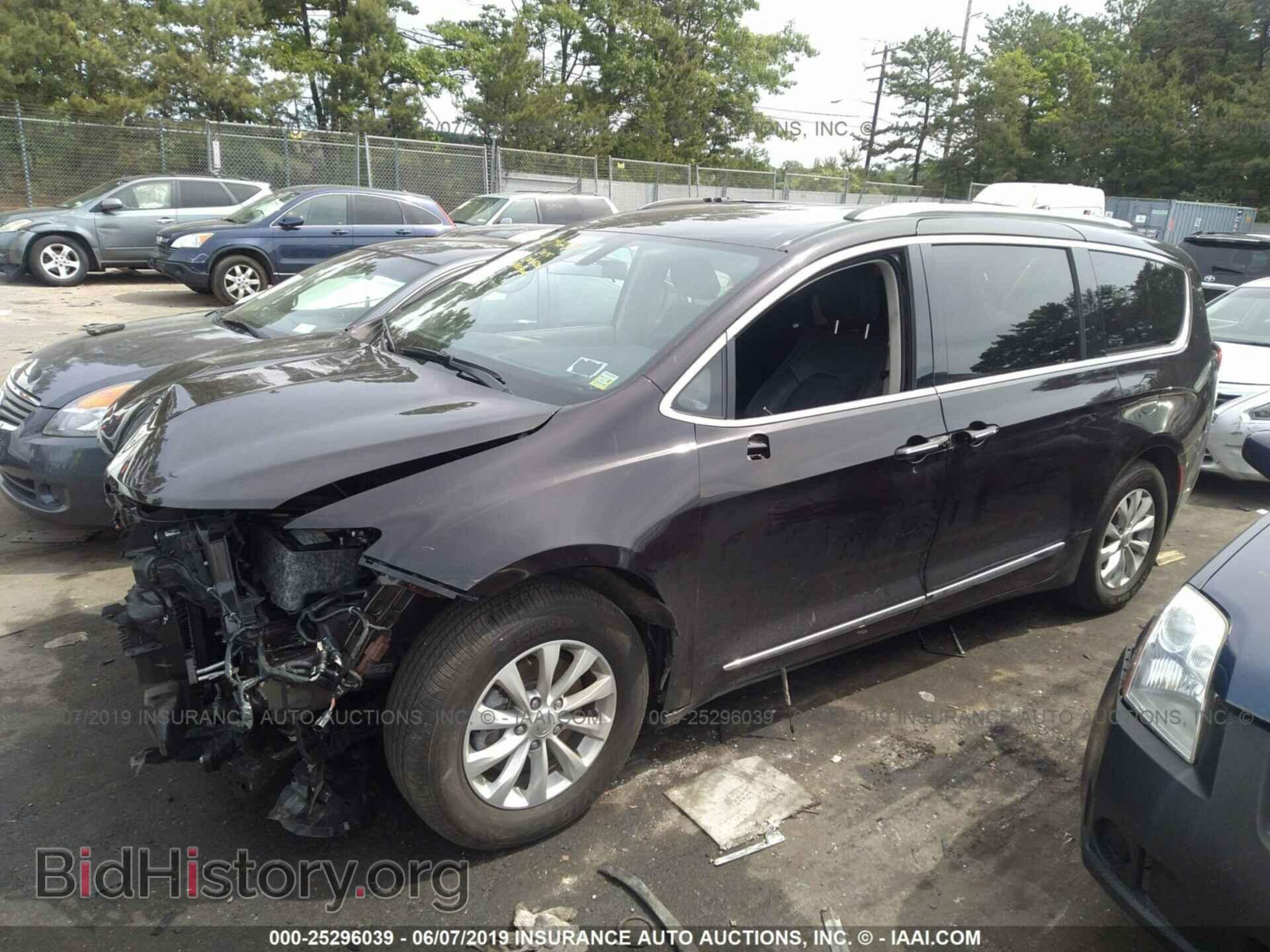 2018 CHRYSLER PACIFICA - VIN: 2C4RC1BG4JR331170 - Фото 2