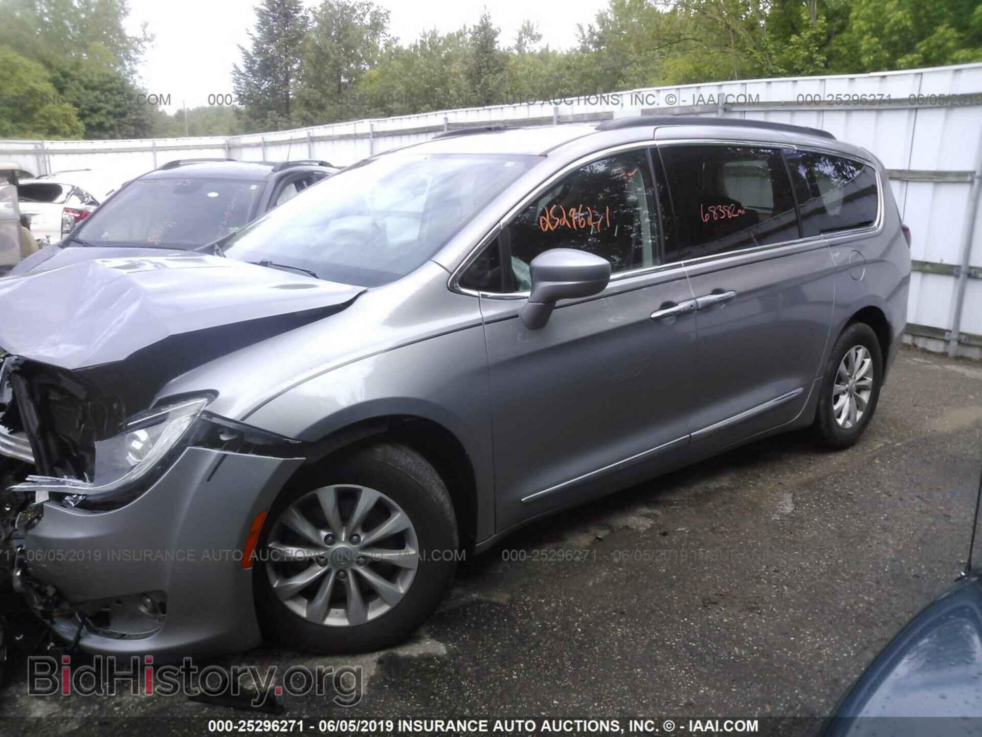 2017 CHRYSLER PACIFICA - VIN: 2C4RC1BG4HR576755 - Photo 2