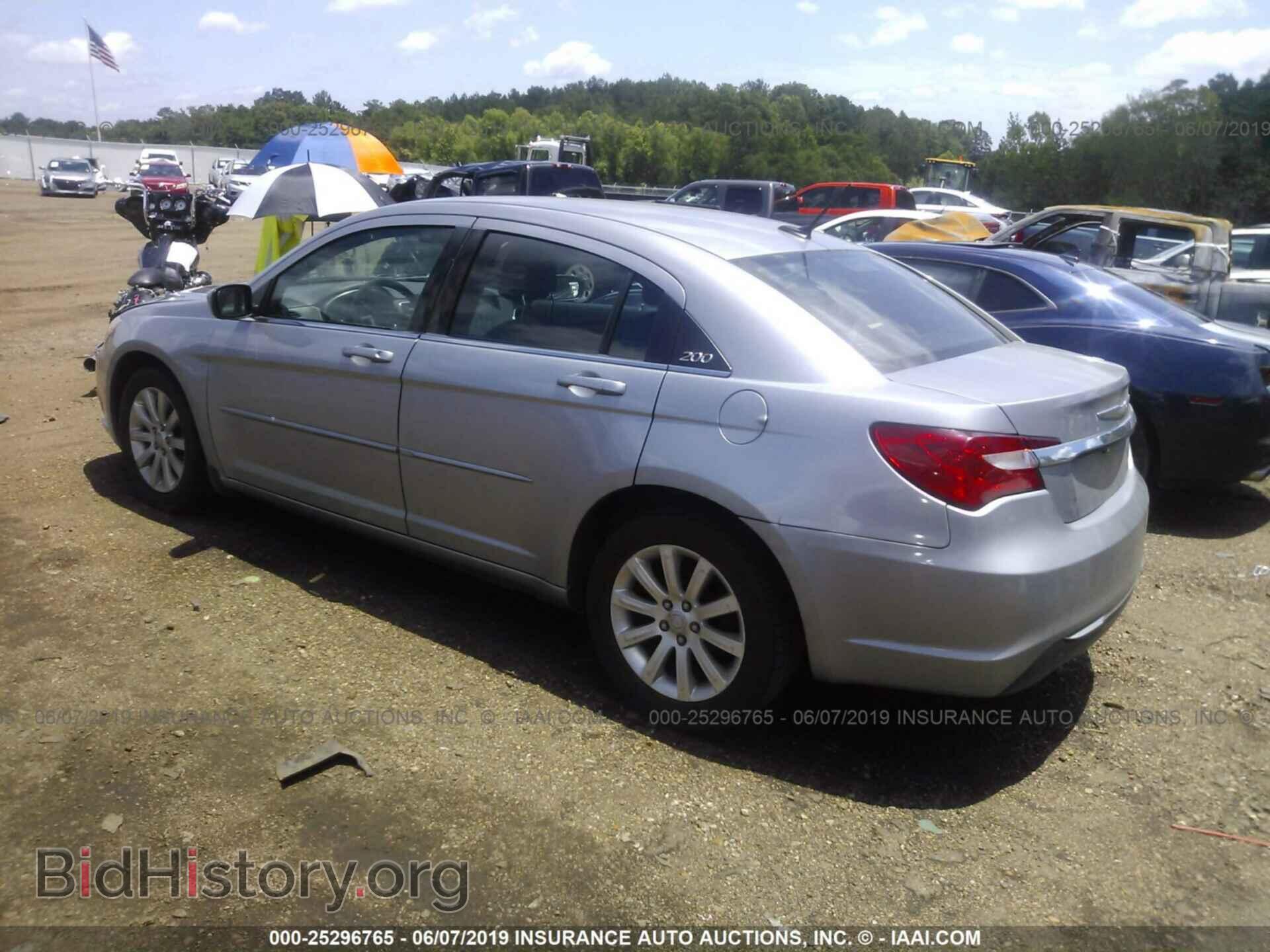 2013 CHRYSLER 200 - VIN: 1C3CCBBB4DN732594 - Фото 3