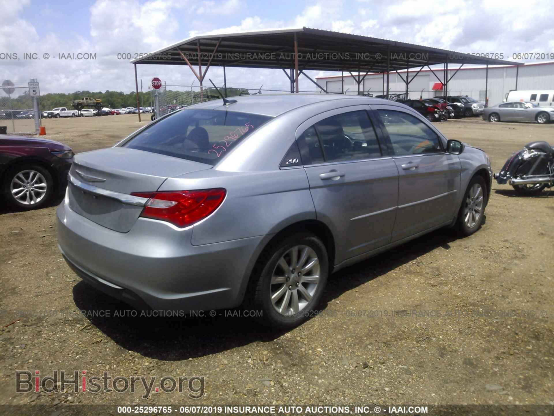 2013 CHRYSLER 200 - VIN: 1C3CCBBB4DN732594 - Фото 4