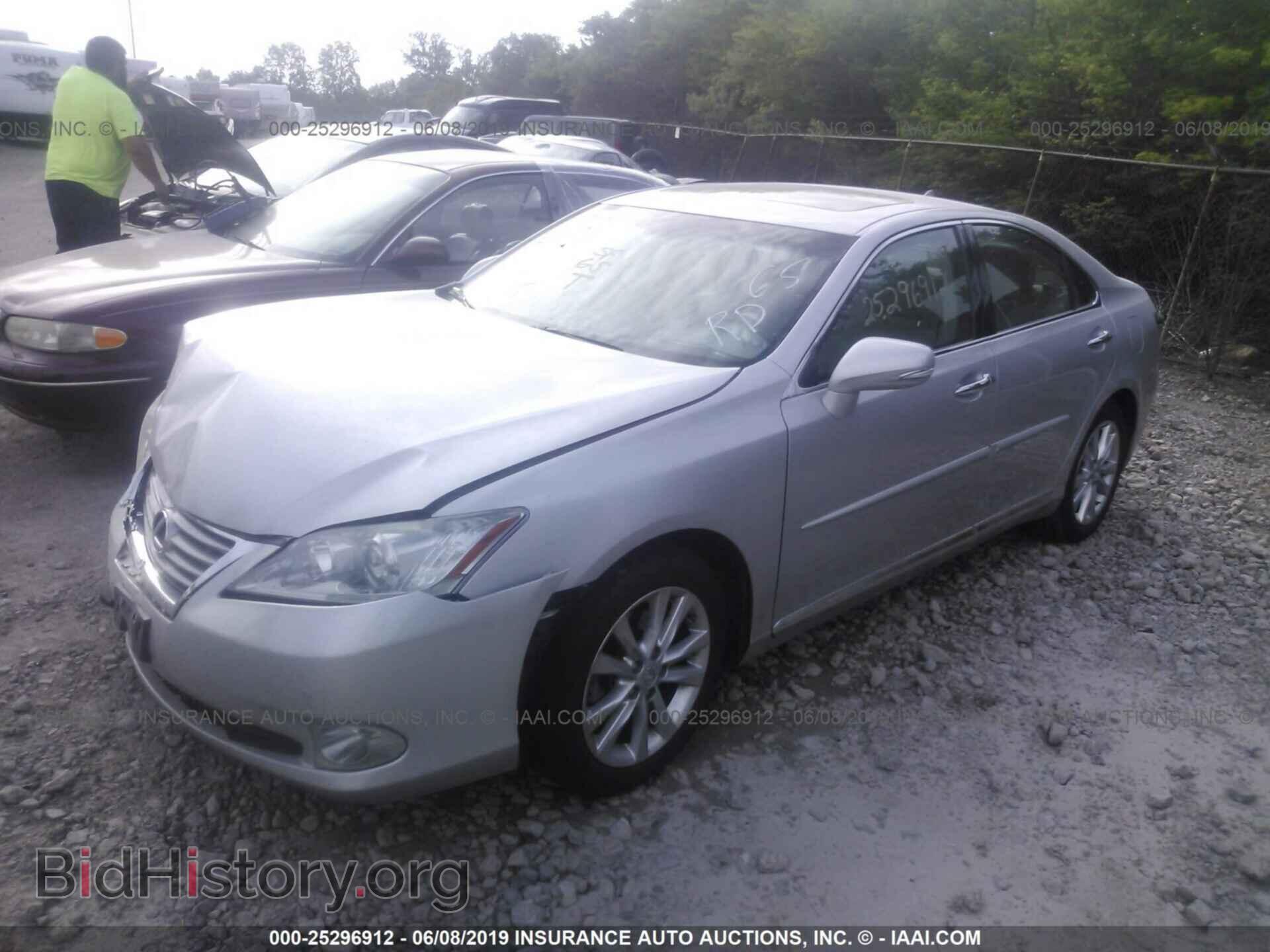 2011 LEXUS ES - VIN: JTHBK1EGXB2470041 - Photo 2