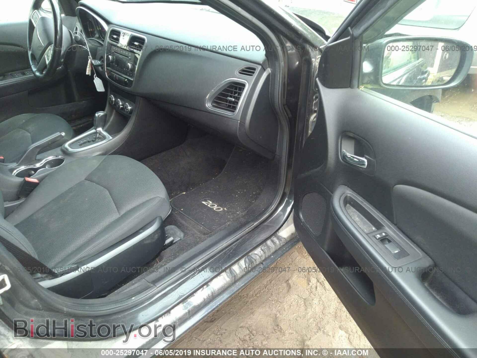2011 CHRYSLER 200 - VIN: 1C3BC1FG8BN505966 - Фото 5