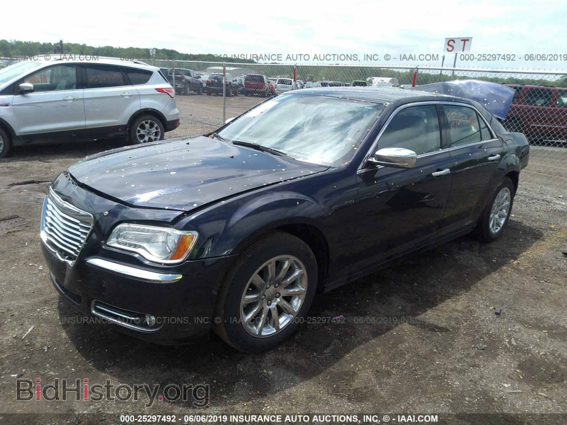 2011 CHRYSLER 300 - VIN: 2C3CA5CG0BH526454 - Фото 2