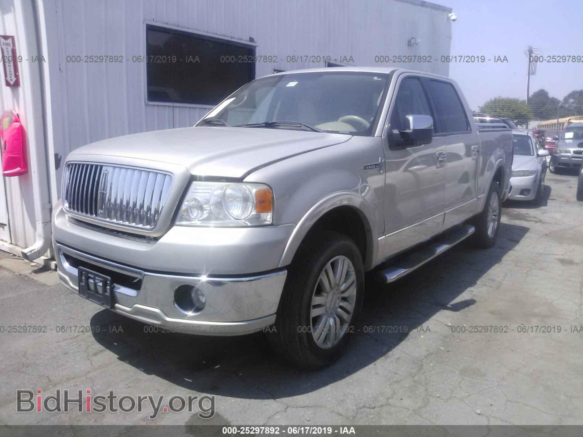 2006 LINCOLN MARK LT - VIN: 5LTPW18526FJ20128 - Фото 2