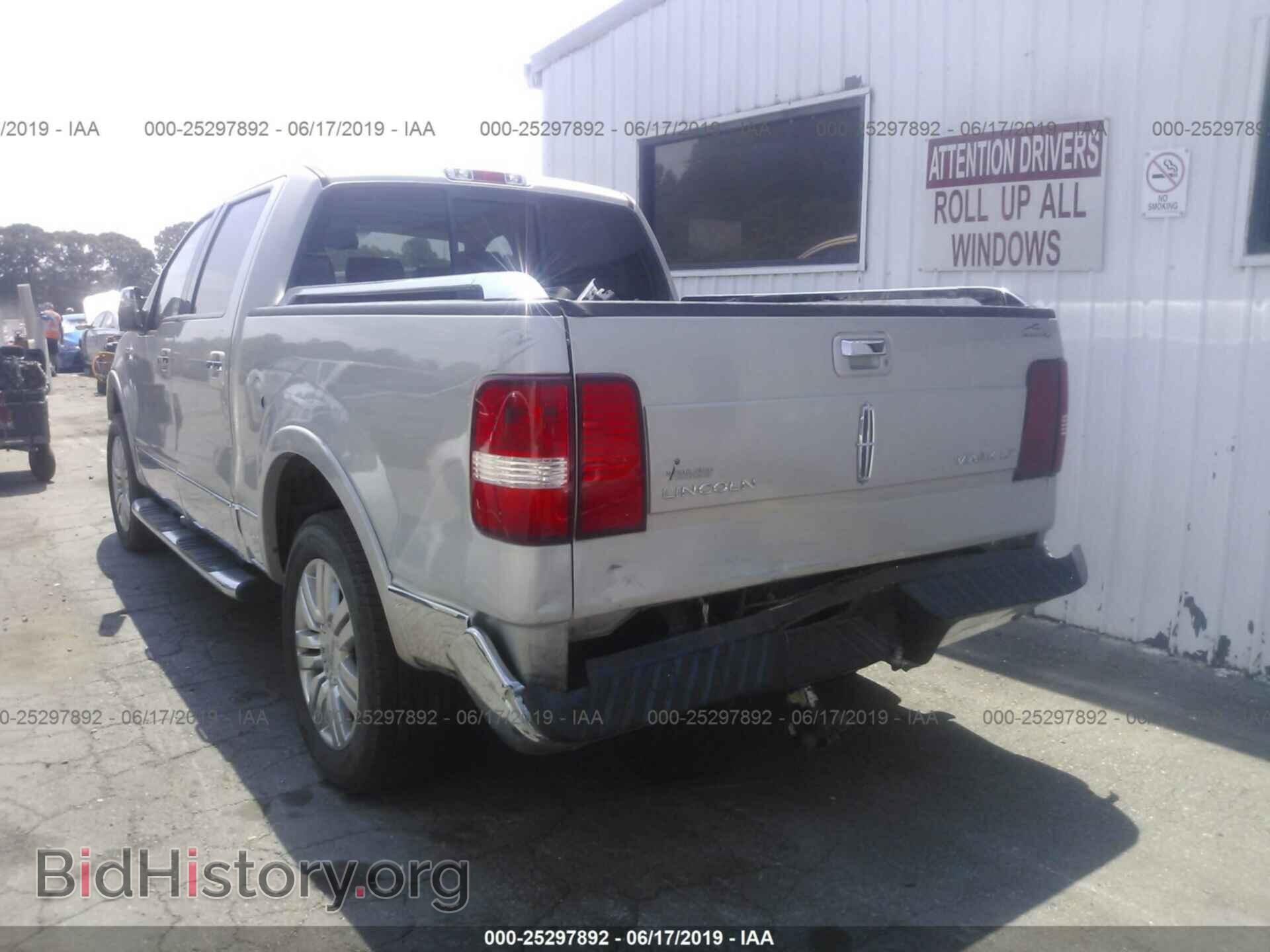 2006 LINCOLN MARK LT - VIN: 5LTPW18526FJ20128 - Фото 3