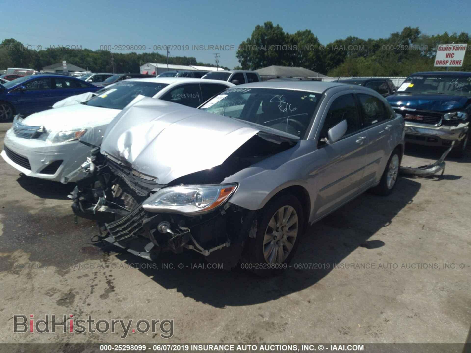 2012 CHRYSLER 200 - VIN: 1C3CCBAB5CN240768 - Фото 2