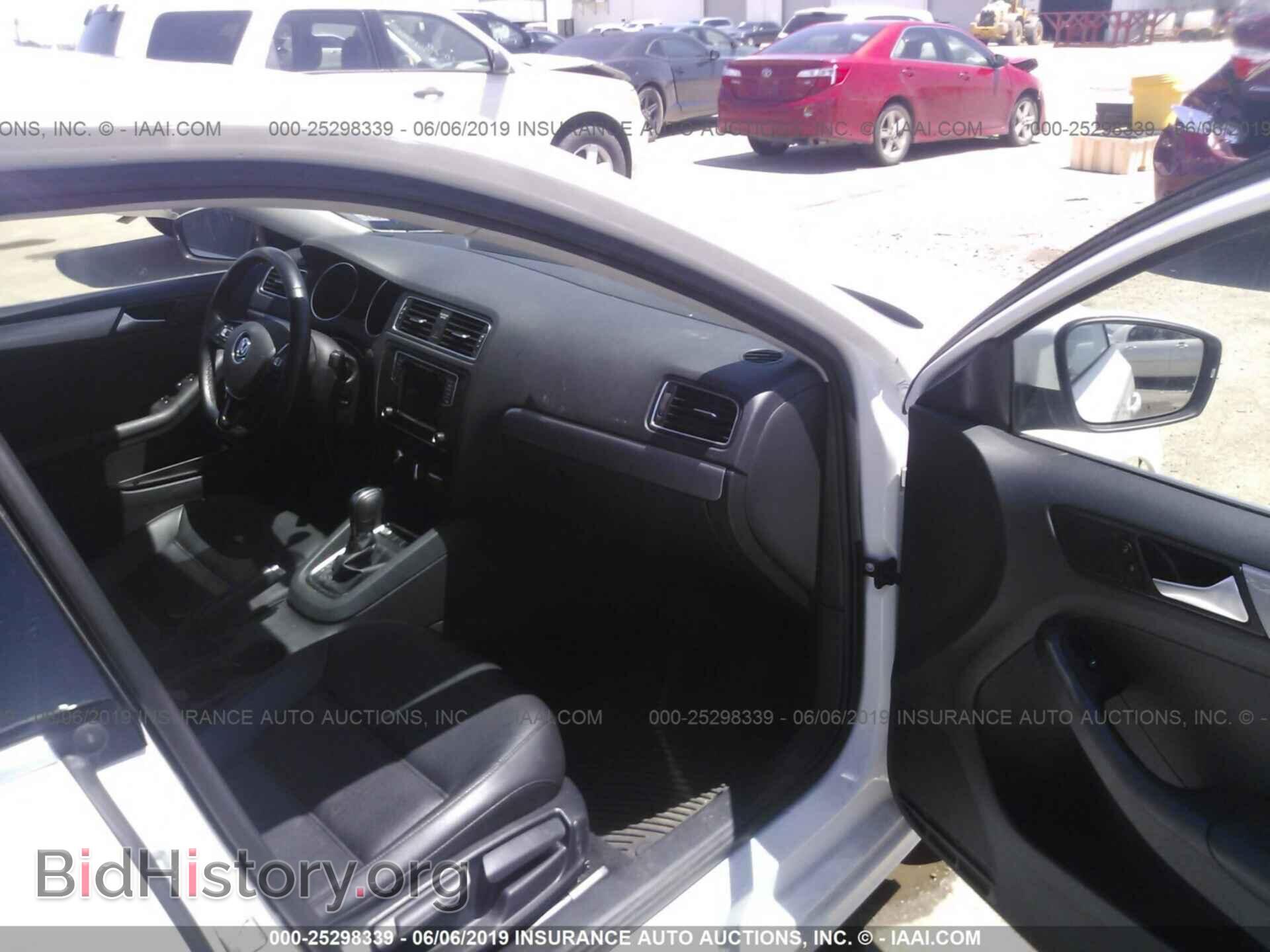 2017 VOLKSWAGEN JETTA - VIN: 3VWDB7AJ0HM395251 - Photo 5