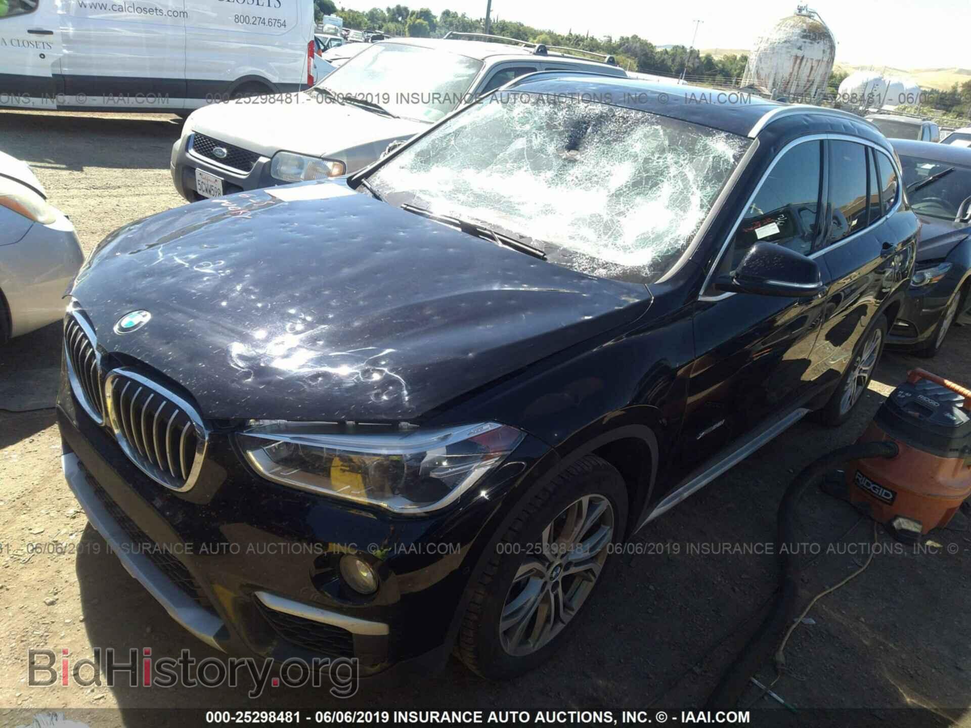 2016 BMW X1 - VIN: WBXHT3C38G5E47759 - Фото 2