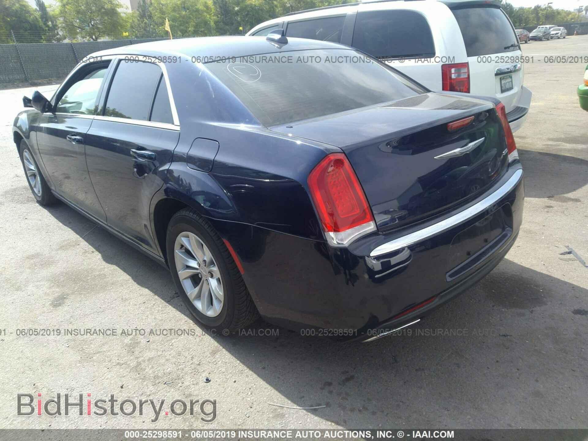 2016 CHRYSLER 300 - VIN: 2C3CCAAG4GH262703 - Фото 3