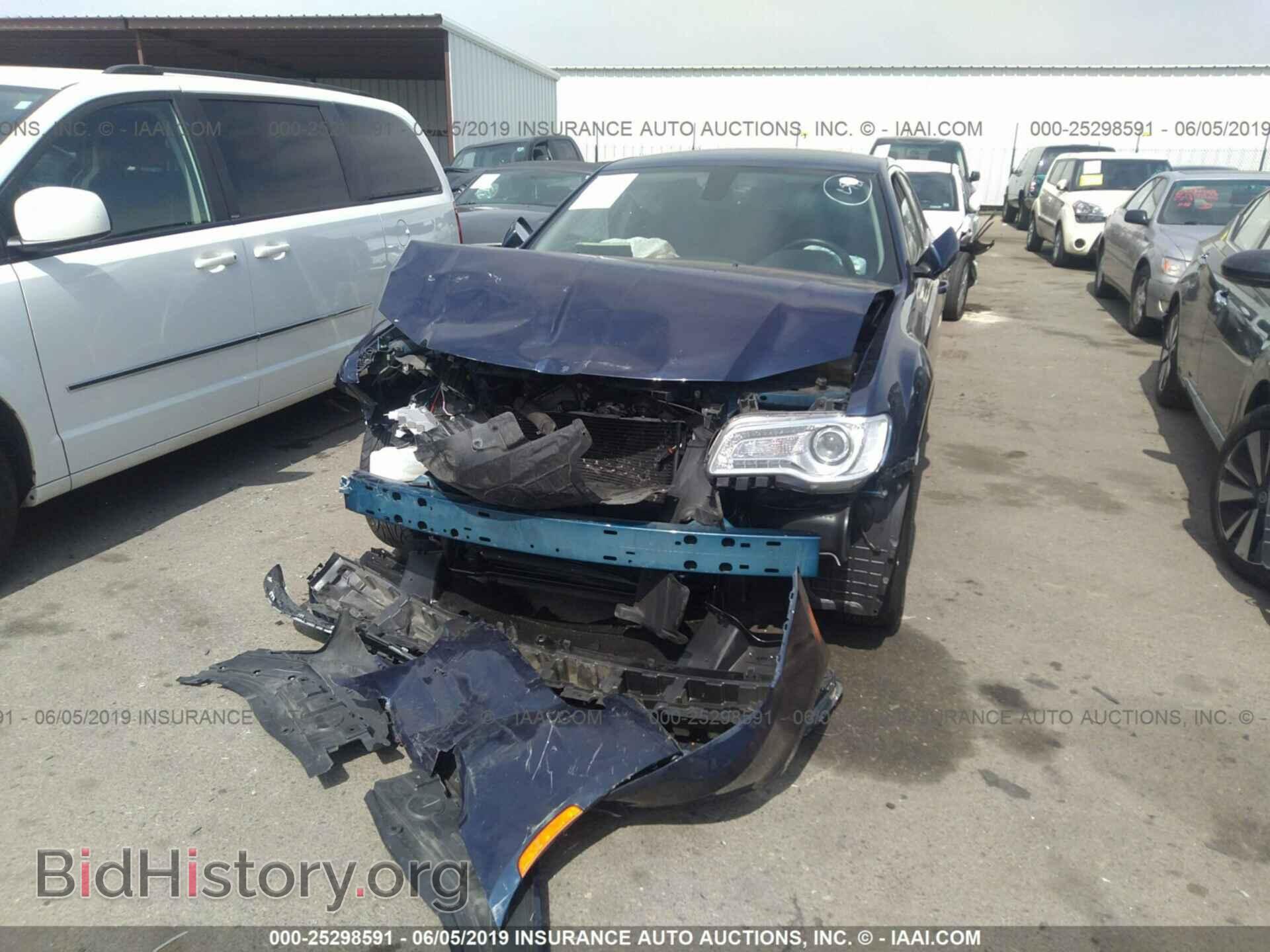 2016 CHRYSLER 300 - VIN: 2C3CCAAG4GH262703 - Фото 6